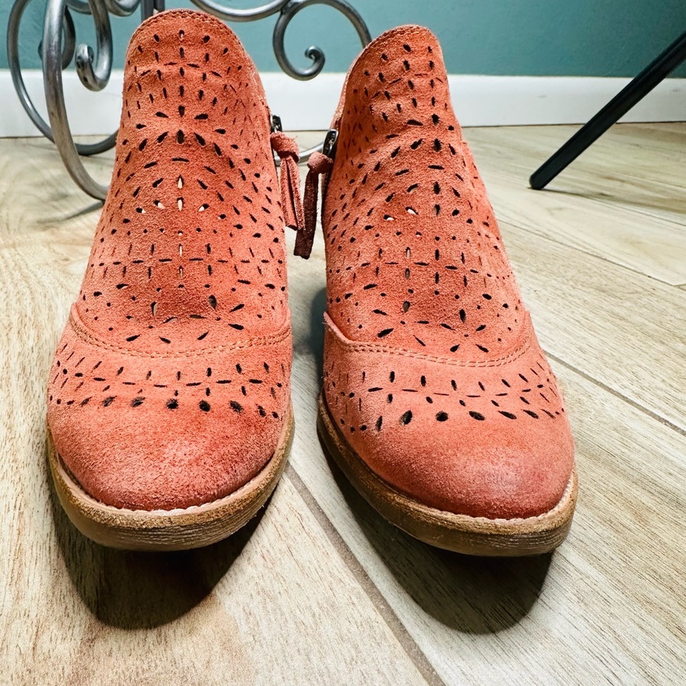 Sofft Women's Amberly Suede/Leather Ankle Boots Booties - Coral 8.5M
